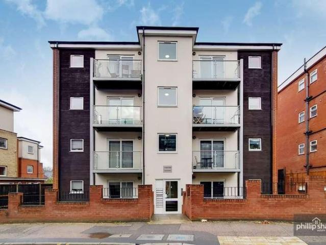 Apartment for rent in Holywell Estate, North Watford