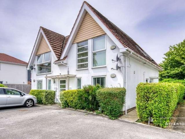 Apartment for rent in Oakdale, Poole