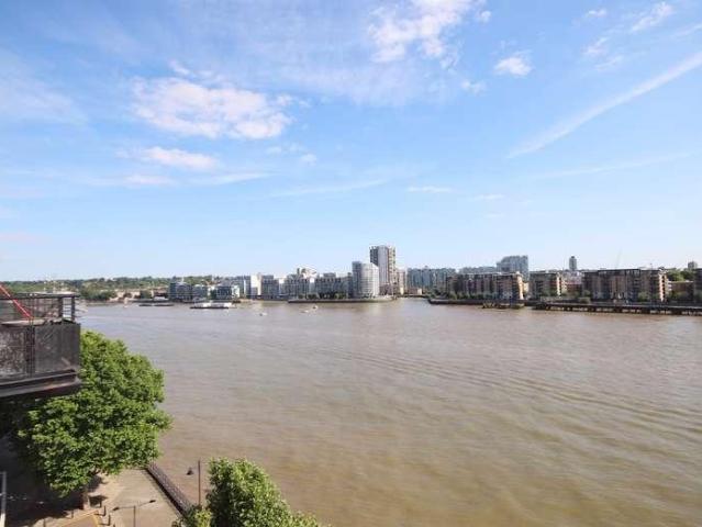 Apartment for rent in Canary Wharf, Greater London