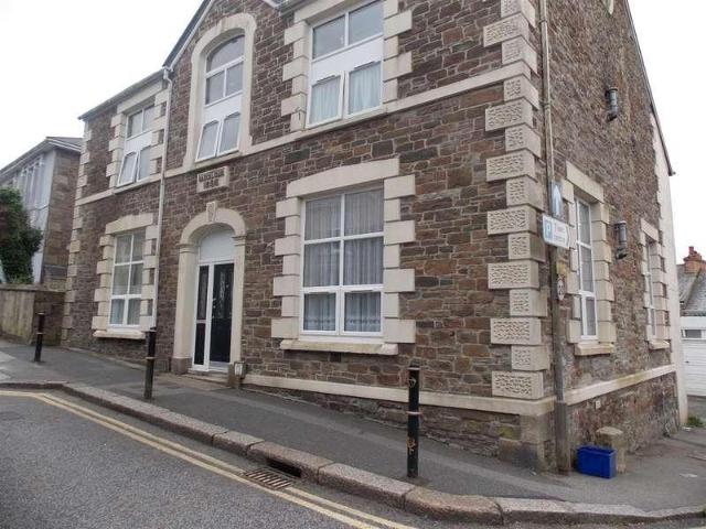 Apartment for rent in Mount Ambrose, Cornwall