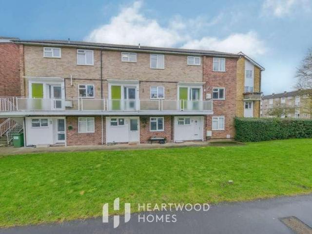 Apartment for rent in Five Acres, Hertfordshire