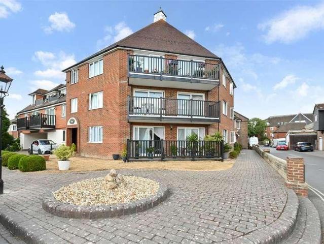 Apartment for rent in Arundel, Clapham