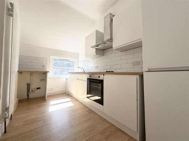 Apartment for rent in Norbiton, Greater London