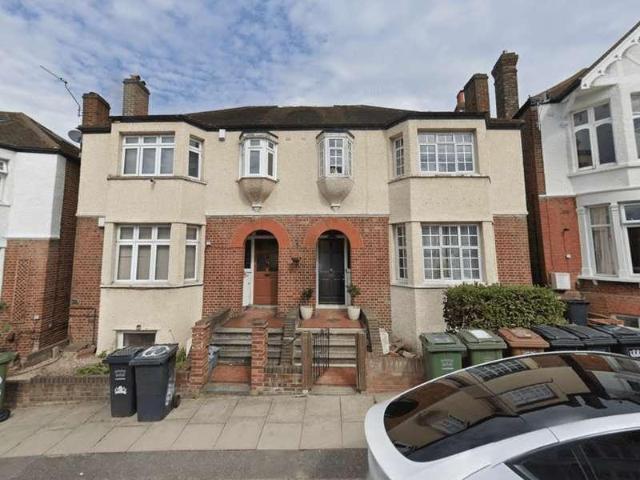 Apartment for rent in London Borough of Lewisham, Ladywell