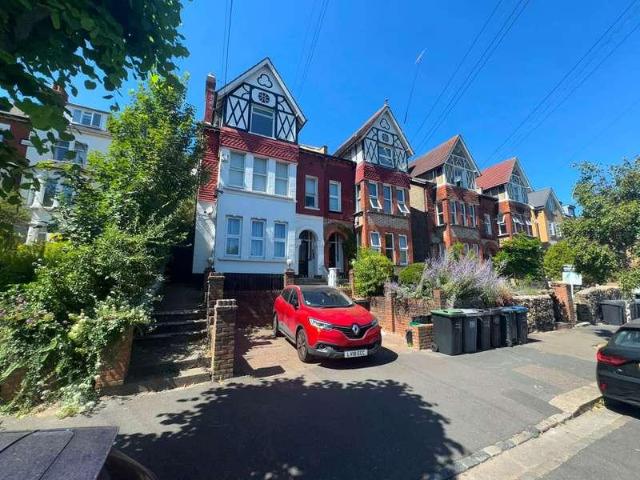 Apartment for rent in London Borough of Croydon, Sanderstead