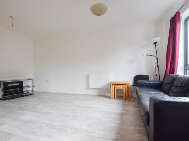 Apartment for rent in Preston, Greater London
