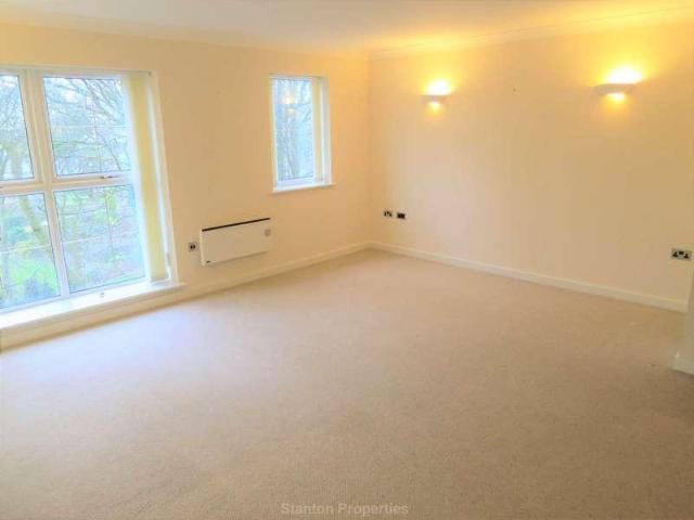 Apartment for rent in Meltham, Calmlands