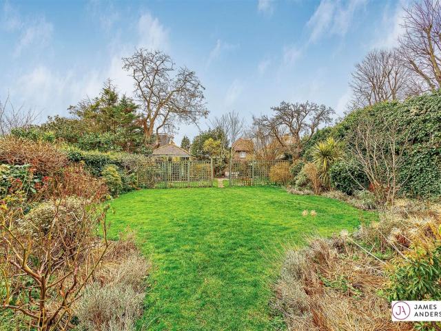 Apartment for rent in London Borough of Richmond upon Thames, Greater London