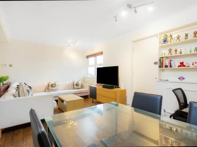 Apartment for rent in North Sheen, Greater London