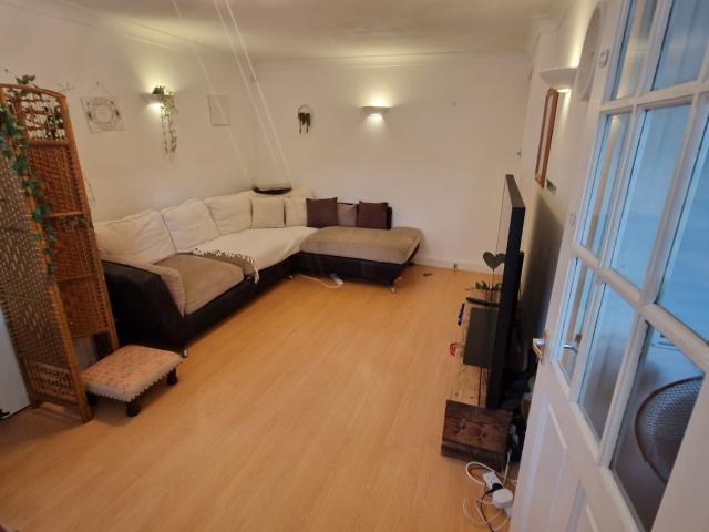 Apartment for rent in Highfield, Pouchen End