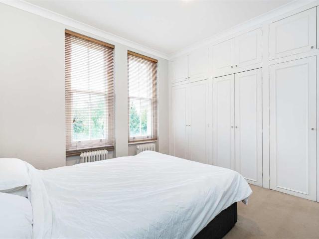 Apartment for rent in Mortlake, Greater London