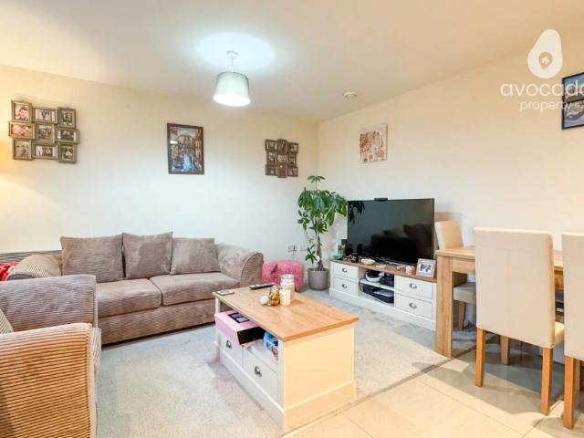 Apartment for rent in Hanworth, Bracknell