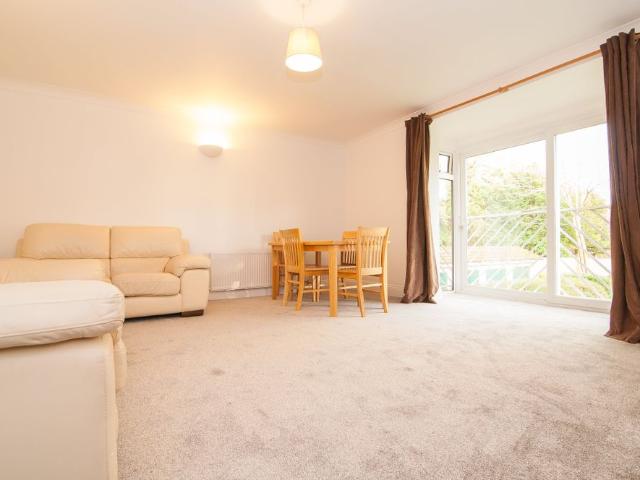 Apartment for rent in Branksome Chine, Branksome Park