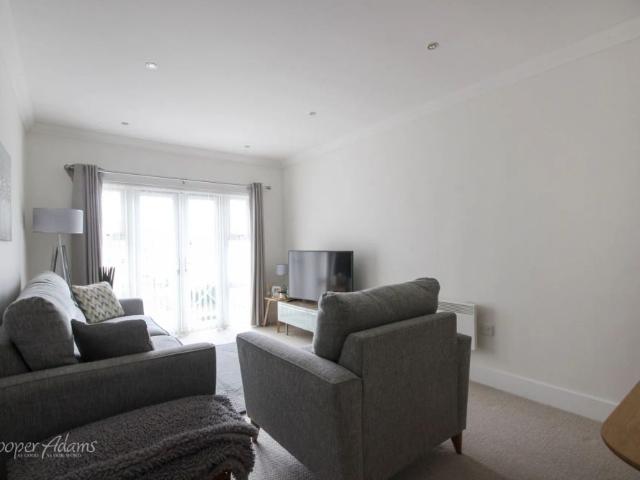 Apartment for rent in Rustington, Arun