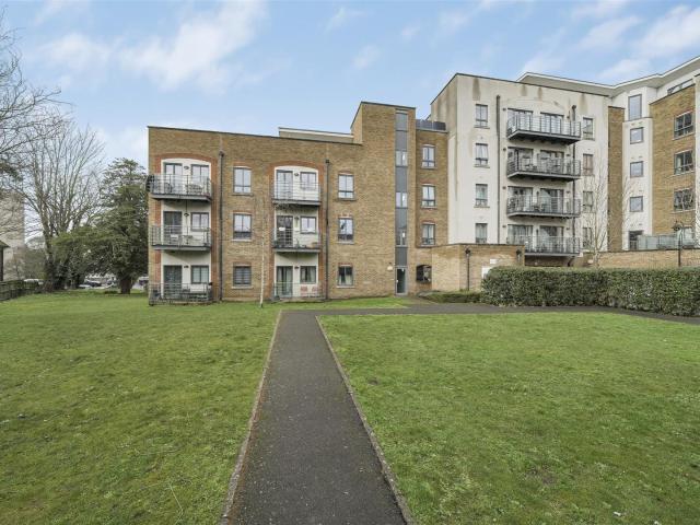 Apartment for rent in Roehampton, Greater London