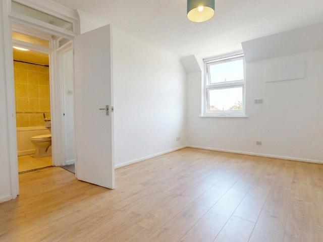 Apartment for rent in Belvedere, Greater London