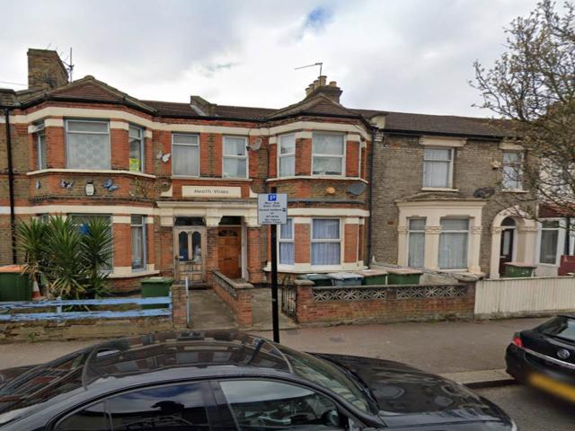 Apartment for rent in Manor Park, Greater London