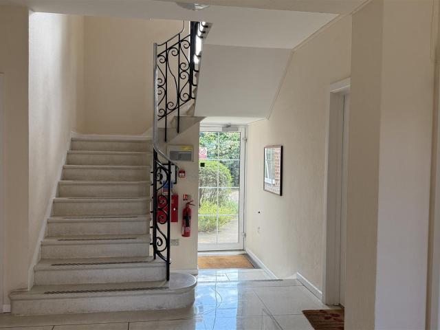 Apartment for rent in St Margarets, Greater London