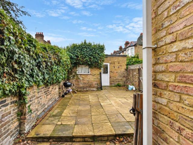 House for rent in Mortlake, Greater London