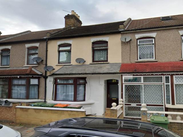 Apartment for rent in Upton, Greater London