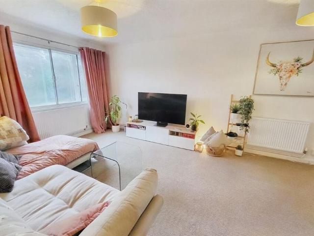 Apartment for rent in Talbot Village, Bournemouth