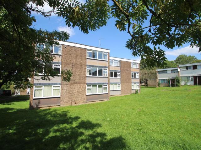 Apartment for rent in Highfield, Pouchen End