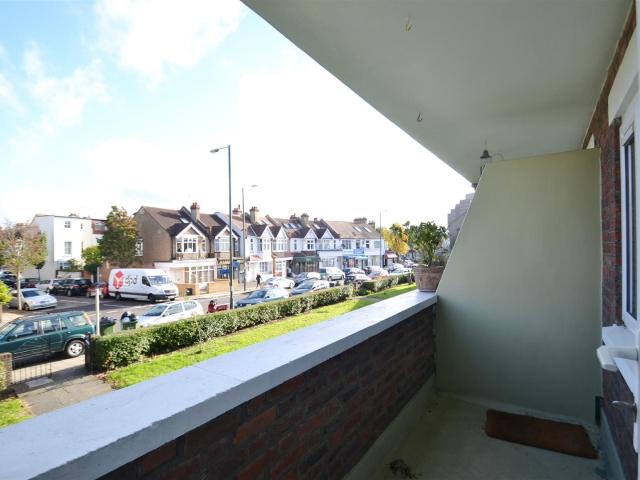 Apartment for rent in London Borough of Richmond upon Thames, Greater London