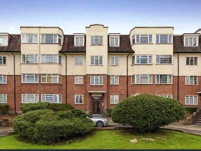 Flat for sale in London, Upper Tooting