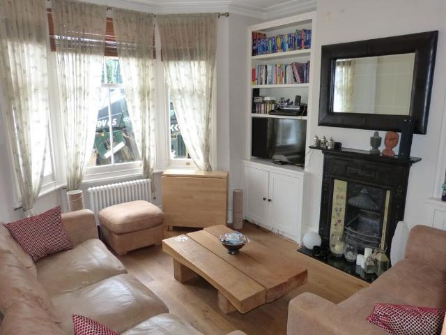 Apartment for rent in Earlsfield, Greater London
