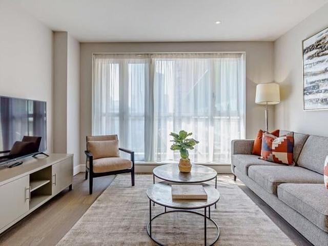 Apartment for rent in Poplar Grove, Greater London