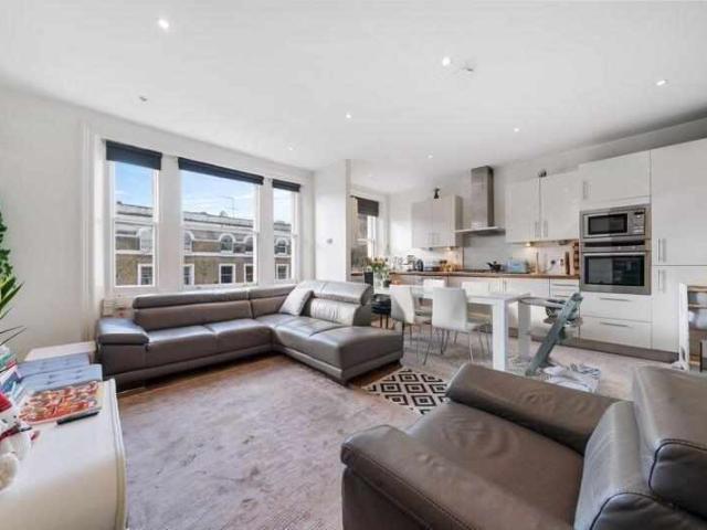 Flat for sale in London, Greater London