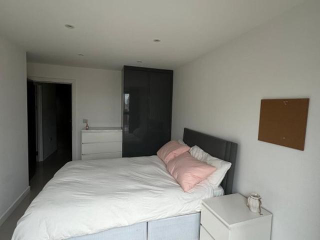 Apartment for rent in Limehouse, Greater London