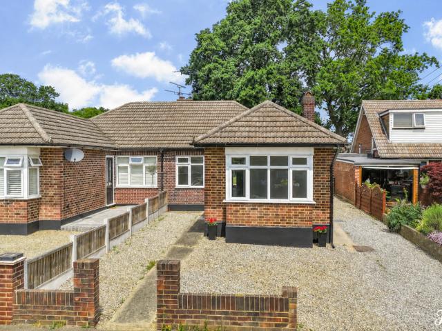 Bungalow for sale in Alton Barnes, Essex