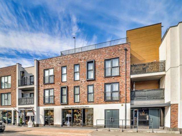 Flat for sale in Alton Barnes, Essex