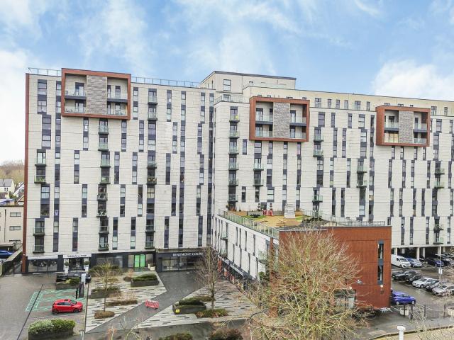 Flat for sale in Alton Barnes, Essex