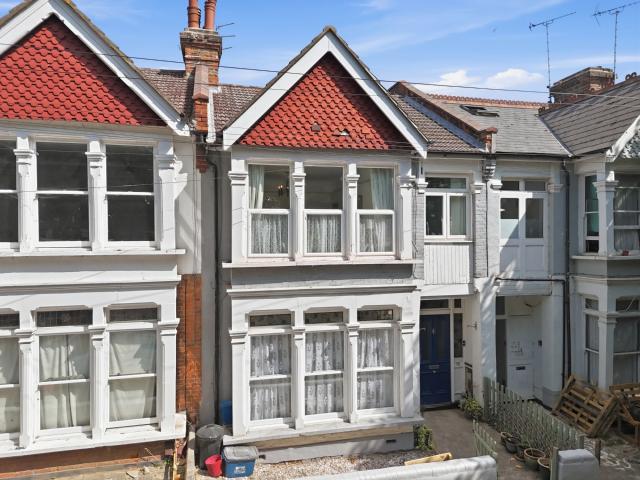 Apartment for sale in Alton Barnes, Essex