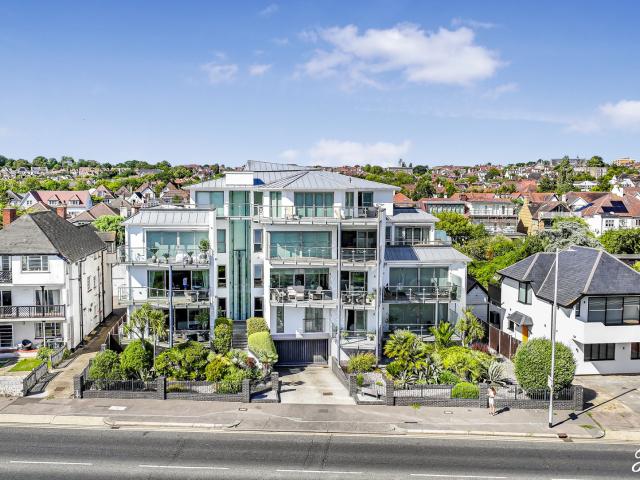 Apartment for sale in Alton Barnes, Essex