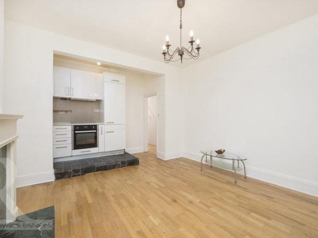 Apartment for rent in Belsize Park, Greater London