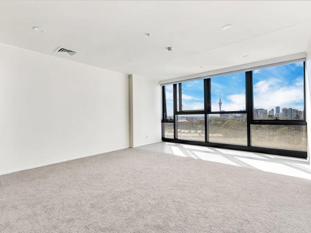 Apartment for rent in Newton, Auckland