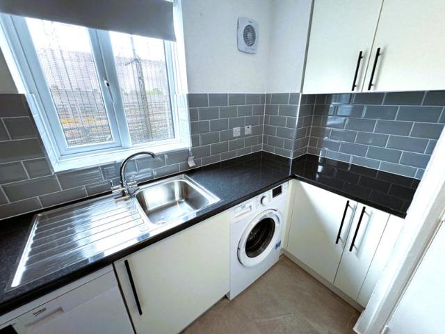 Apartment for rent in Thames View, Greater London