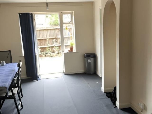 Apartment for rent in London Borough of Ealing, Park Royal