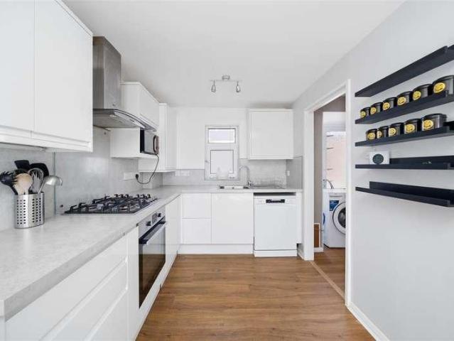 House for sale in London Borough of Merton, Raynes Park
