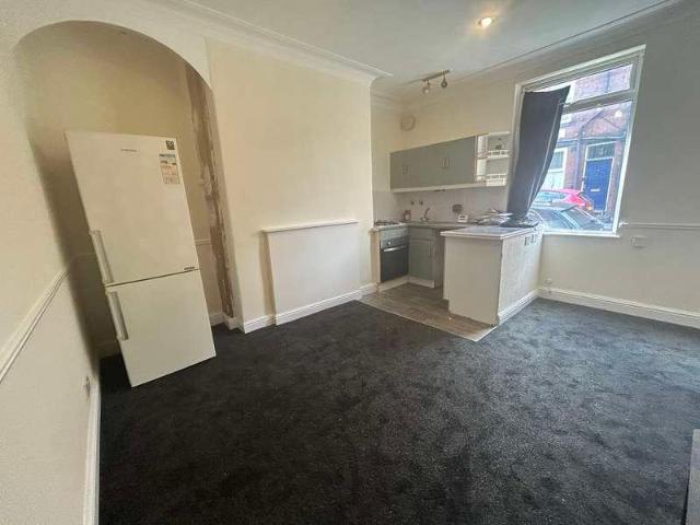 House for sale in Armley, West Yorkshire