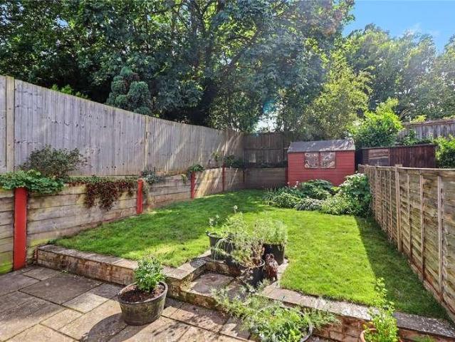 House for sale in Goldsworth Park, Woking