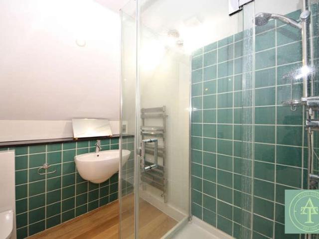 House for sale in Winchmore Hill, Greater London