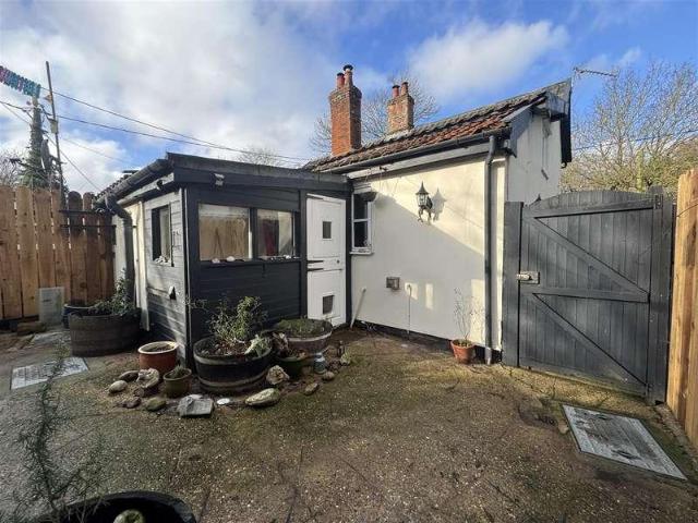 House for sale in Bedingfield, Suffolk