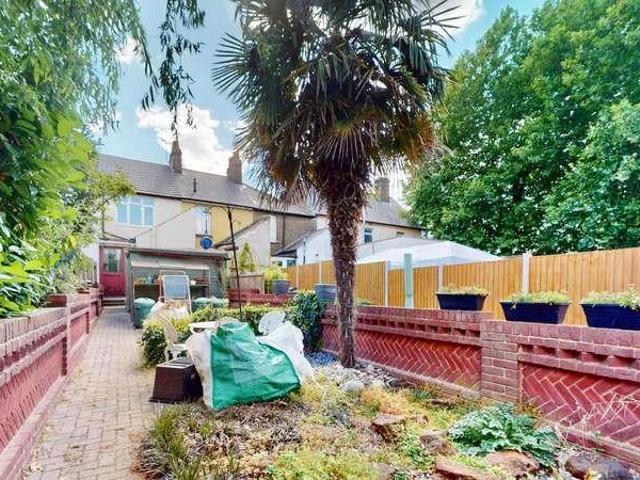 House for sale in Hawley, Monks Orchard