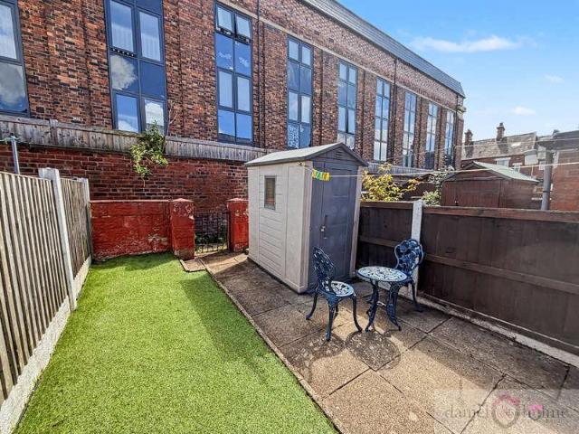 House for sale in Kingsley Moor, Staffordshire