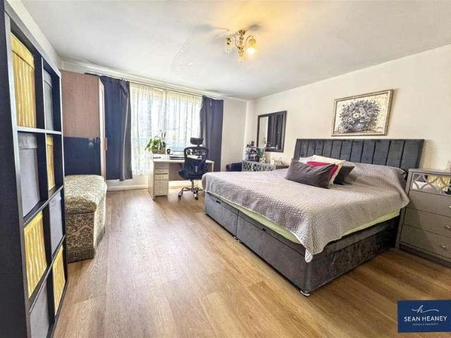 House for sale in New Barnet, Greater London
