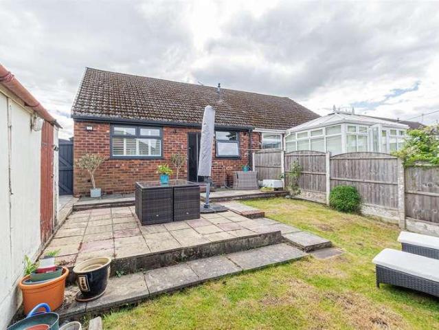 House for sale in Wilderspool, Warrington